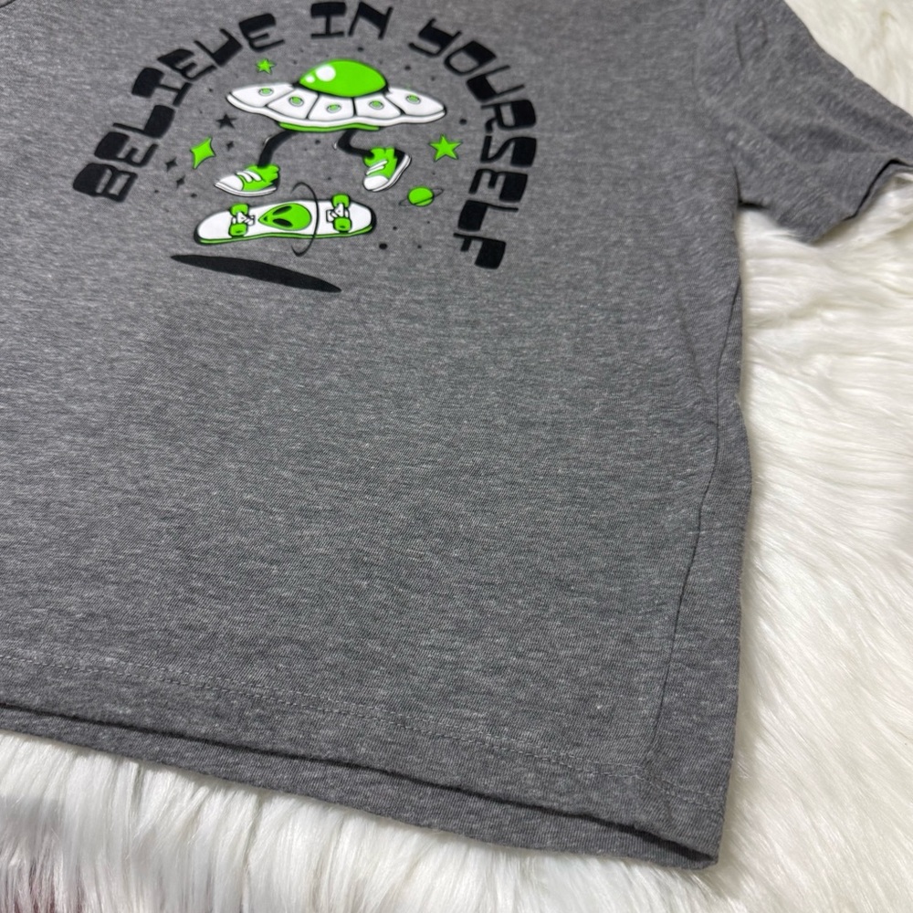 Old Navy Youth Boy Size Small (6-7) Charcoal Gray Shirt With Spaceship Image - Picture 6 of 12